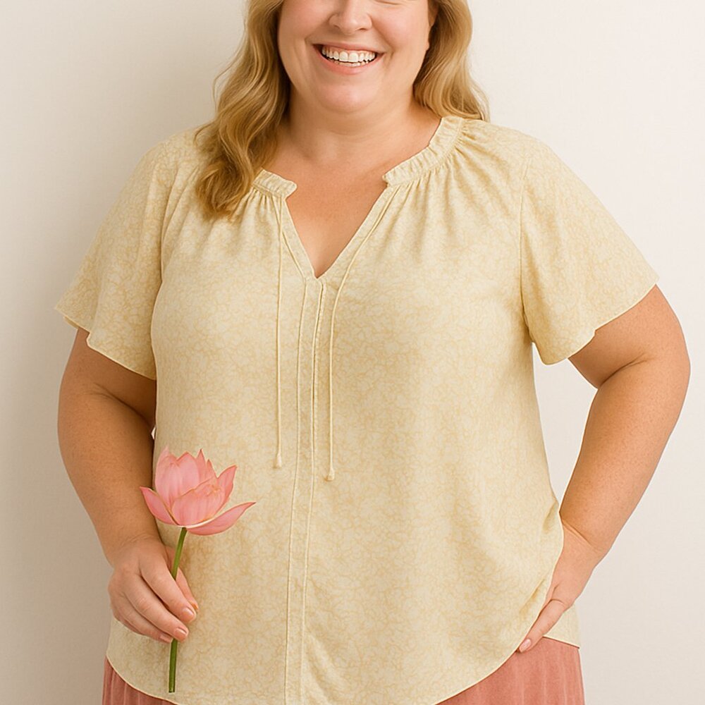 Bobeau Yellow and Cream Short Sleeve Tie Front Blouse